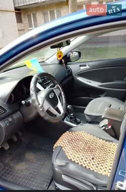 Седан Hyundai Accent 2013 в 