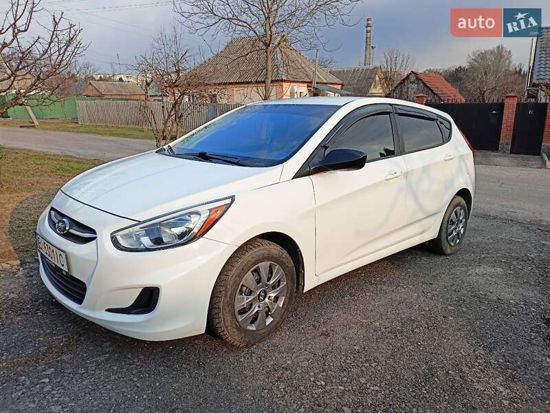 Hyundai Accent 2015