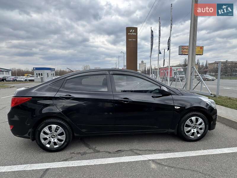 Седан Hyundai Accent 2016 в Киеве