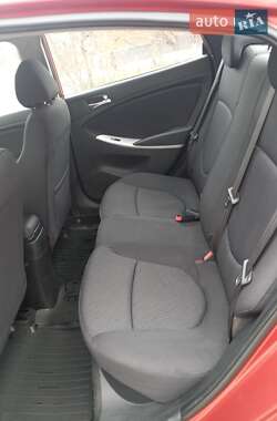 Седан Hyundai Accent 2013 в 
