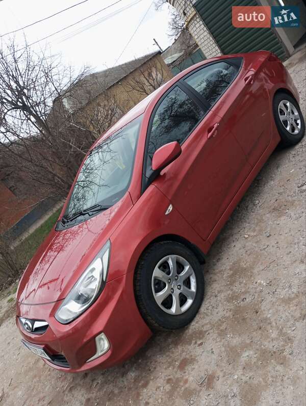 Седан Hyundai Accent 2013 в Харкові