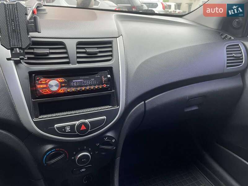 Седан Hyundai Accent 2011 в Броварах
