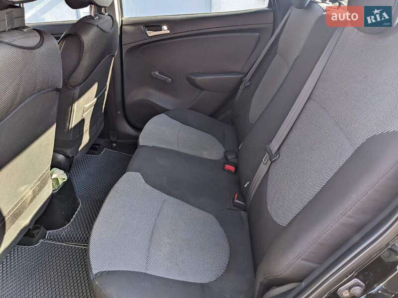 Седан Hyundai Accent 2013 в Звягелі