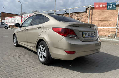Седан Hyundai Accent 2011 в 