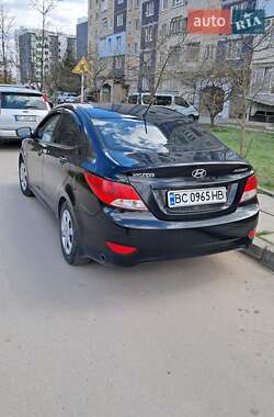 Седан Hyundai Accent 2012 в Винниках