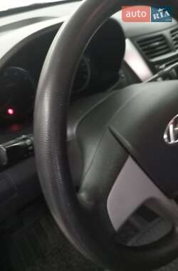 Седан Hyundai Accent 2011 в 