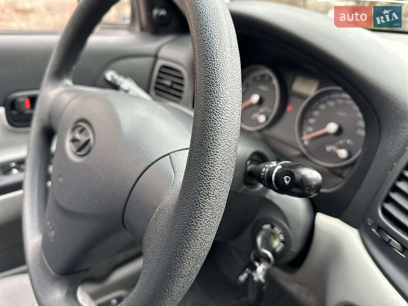 Седан Hyundai Accent 2009 в Запорожье