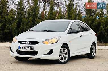 Седан Hyundai Accent 2013 в 