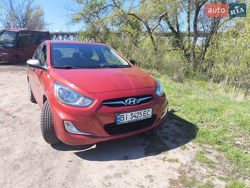 Hyundai Accent 2012