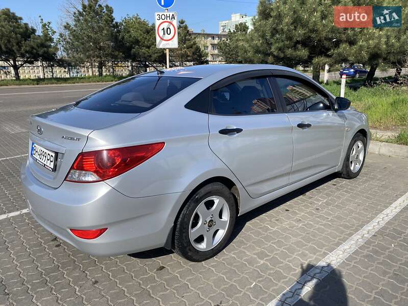 Седан Hyundai Accent 2011 в Чорноморську