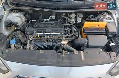 Седан Hyundai Accent 2012 в 
