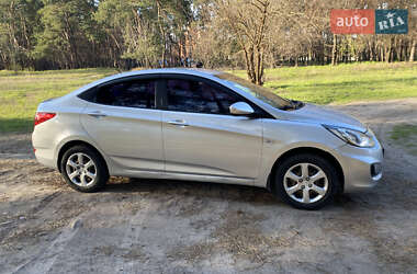 Седан Hyundai Accent 2011 в 