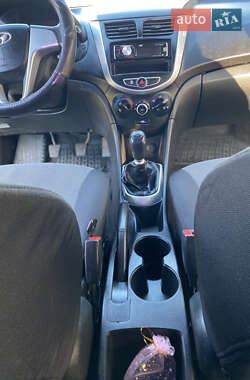 Седан Hyundai Accent 2011 в 