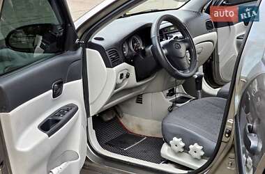 Седан Hyundai Accent 2010 в 