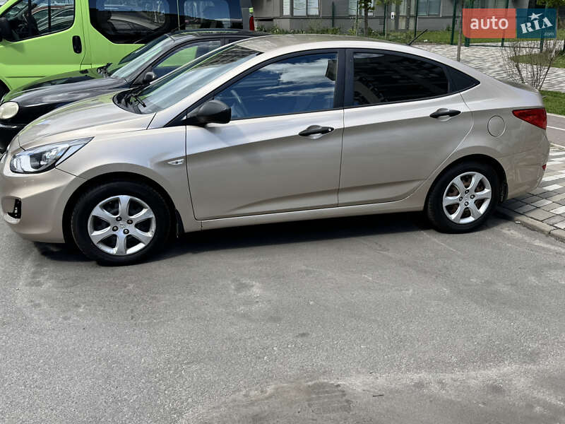 Седан Hyundai Accent 2013 в Киеве