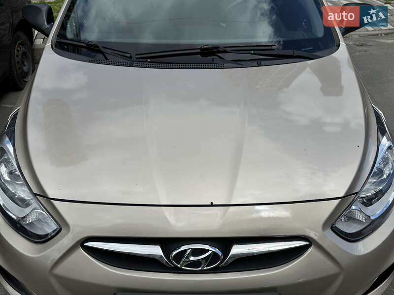 Hyundai Accent 2013 Hyundai Accent 2013