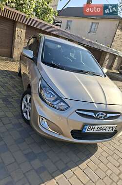 Хетчбек Hyundai Accent 2012 в Одесі