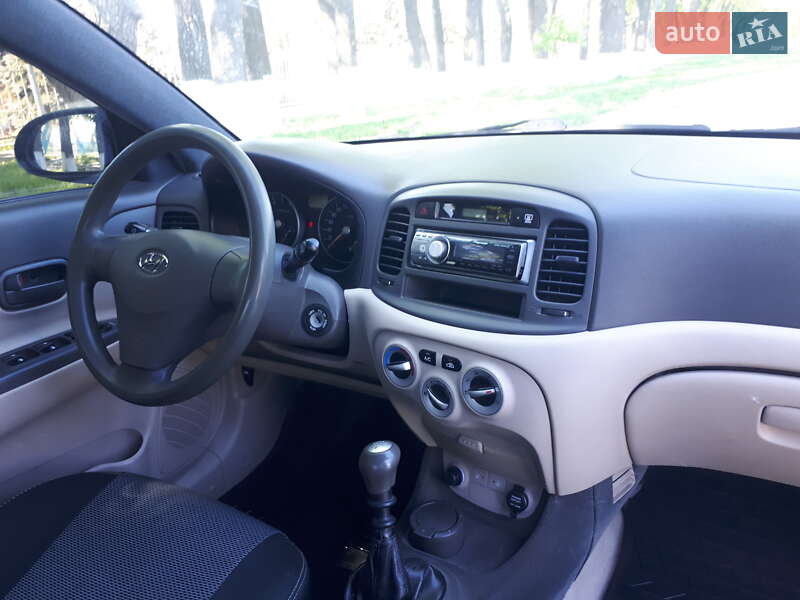 Седан Hyundai Accent 2006 в Полтаве