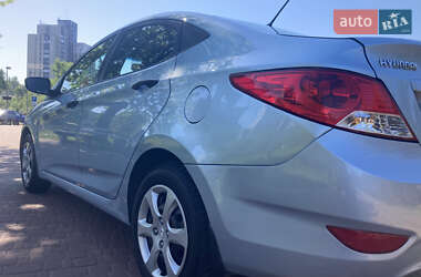 Седан Hyundai Accent 2011 в 