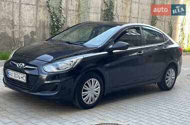 Hyundai Accent 2013