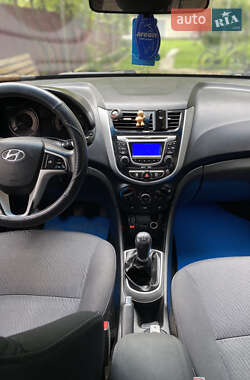 Седан Hyundai Accent 2012 в 