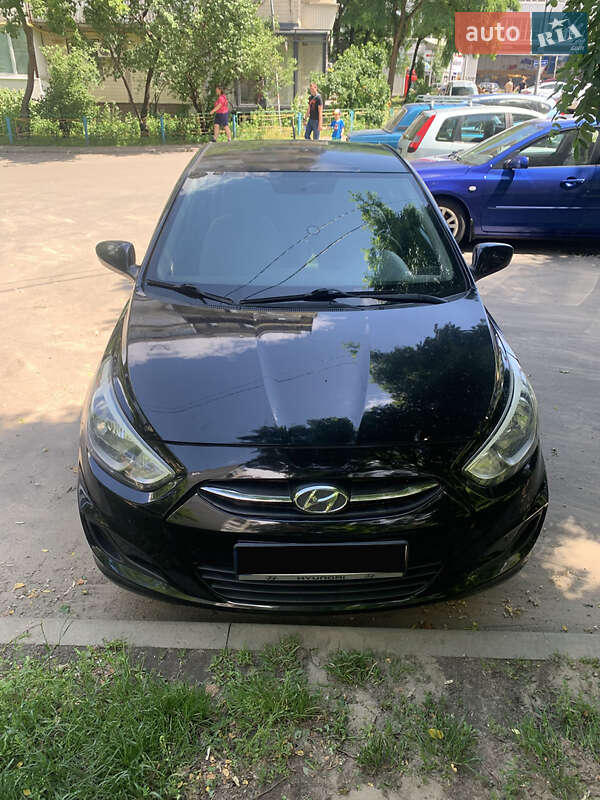 Hyundai Accent 2015