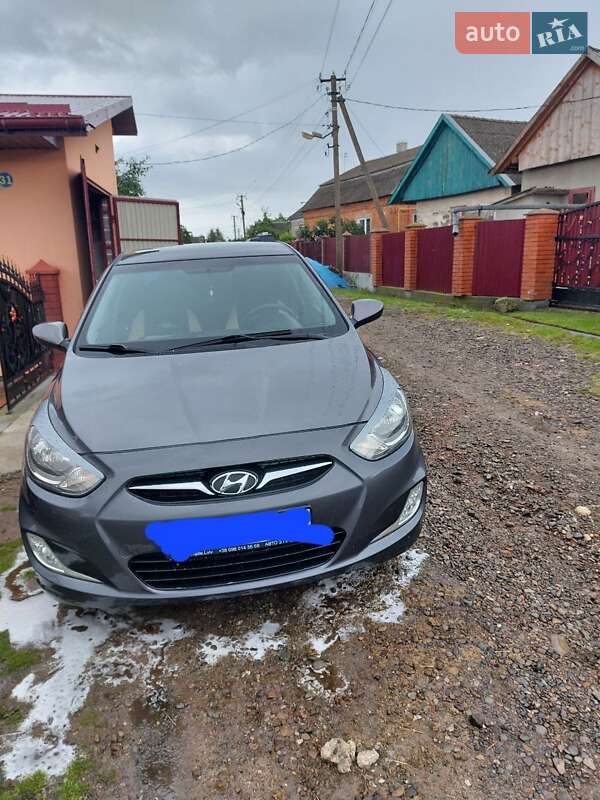 Седан Hyundai Accent 2012 в Львове