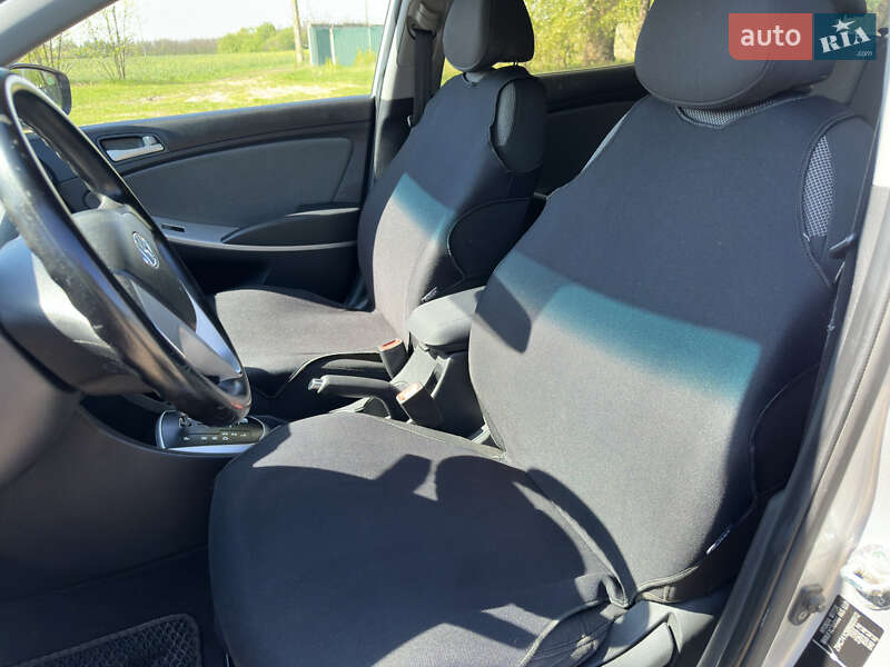 Седан Hyundai Accent 2011 в Ржищеве