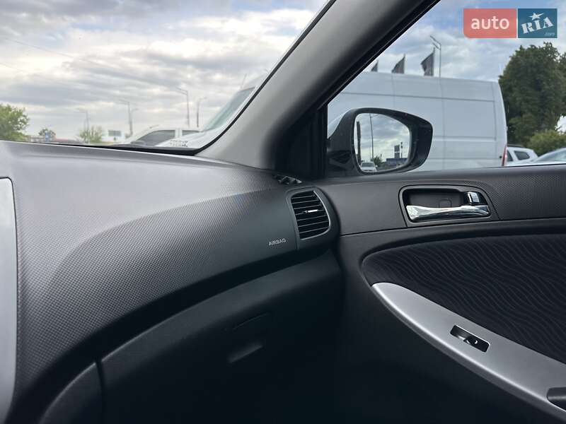 Седан Hyundai Accent 2013 в Киеве