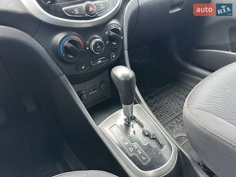Седан Hyundai Accent 2013 в Киеве
