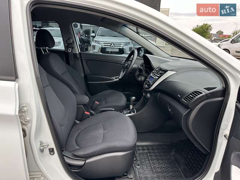 Седан Hyundai Accent 2013 в Киеве