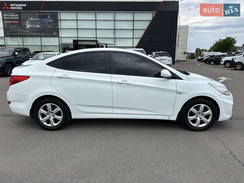 Седан Hyundai Accent 2013 в Киеве
