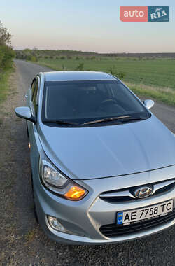 Седан Hyundai Accent 2011 в Днепре