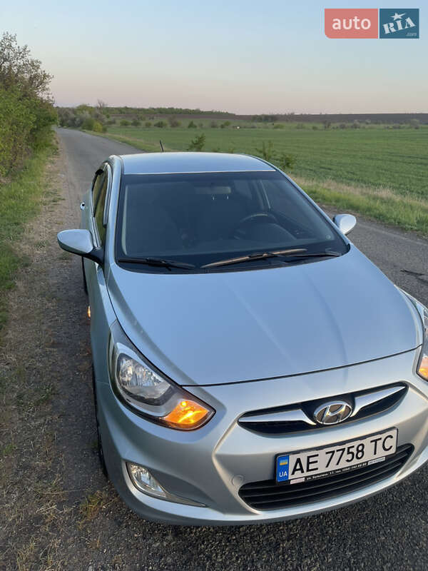 Hyundai Accent 2011