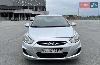 Седан Hyundai Accent 2013 в 
