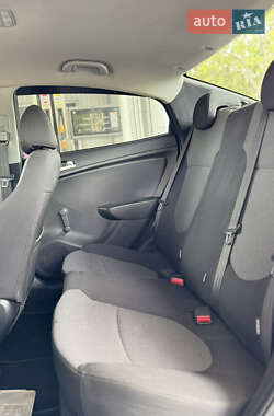 Седан Hyundai Accent 2013 в 