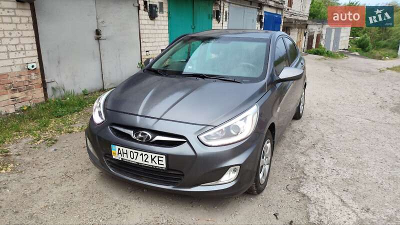 Hyundai Accent 2013