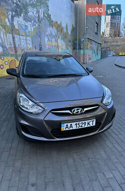 Седан Hyundai Accent 2011 в Киеве