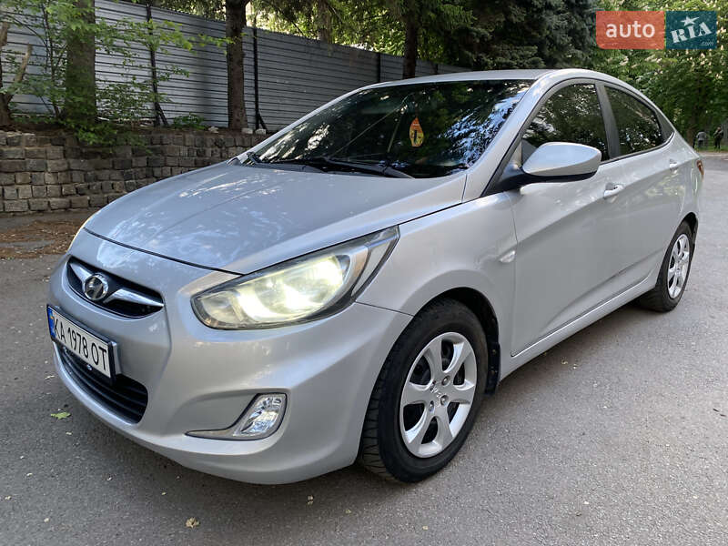 Седан Hyundai Accent 2012 в Харькове