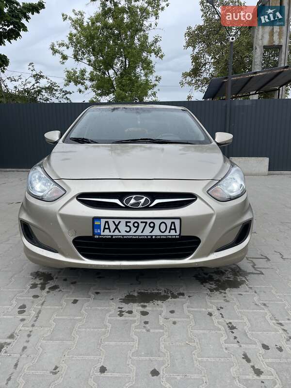 Hyundai Accent 2011