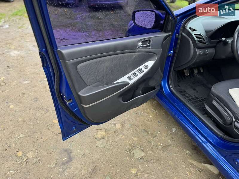 Седан Hyundai Accent 2011 в Косове фото 13 Седан Hyundai Accent 2011 в Косове