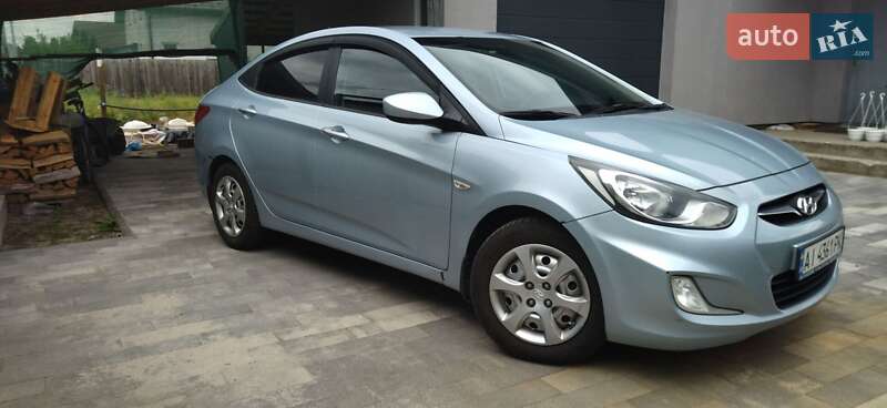 Седан Hyundai Accent 2011 в 