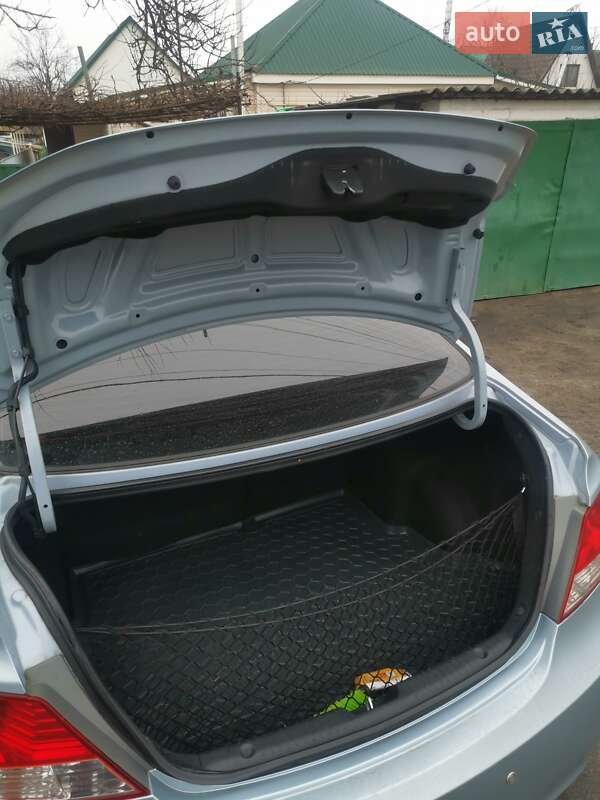 Hyundai Accent 2012