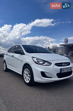 Седан Hyundai Accent 2013 в Одесі