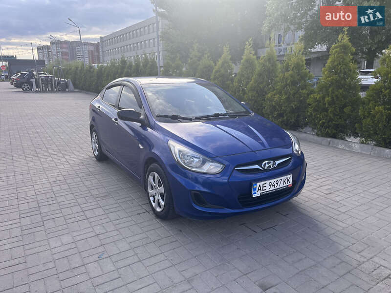 Hyundai Accent 2011