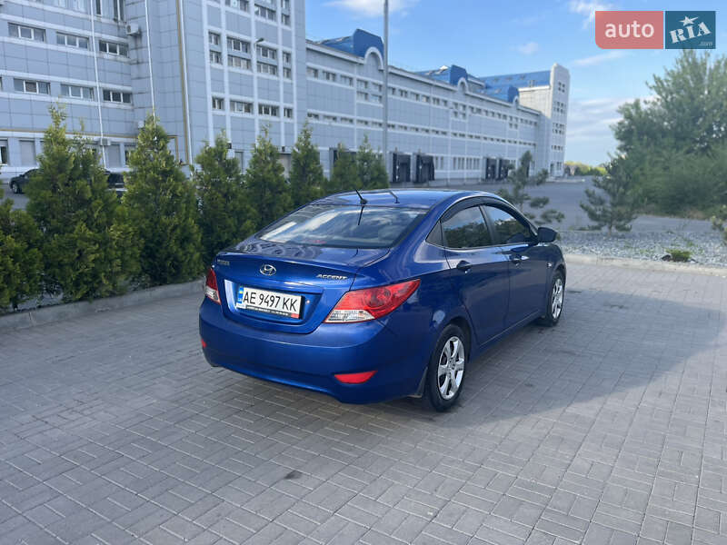 Седан Hyundai Accent 2011 в Днепре