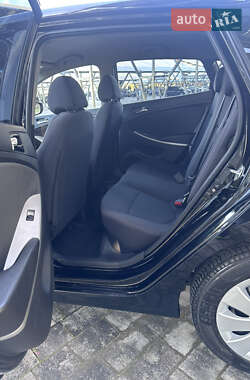 Хэтчбек Hyundai Accent 2012 в 