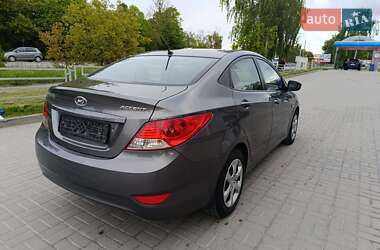 Седан Hyundai Accent 2011 в 