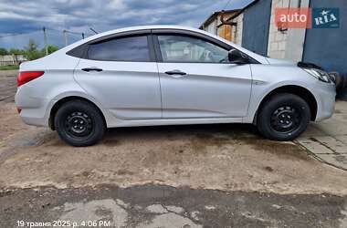 Седан Hyundai Accent 2011 в 