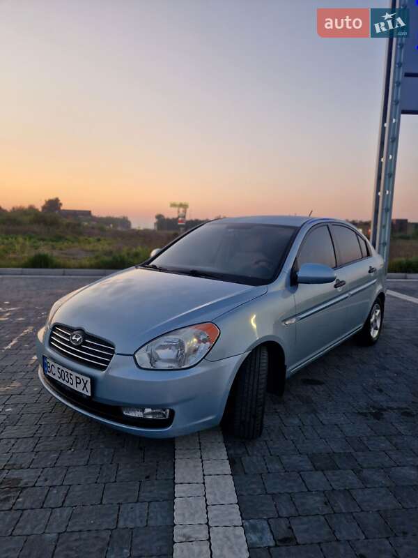 Седан Hyundai Accent 2008 в Новояворівську